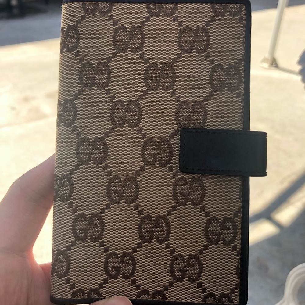 Gucci passport holder